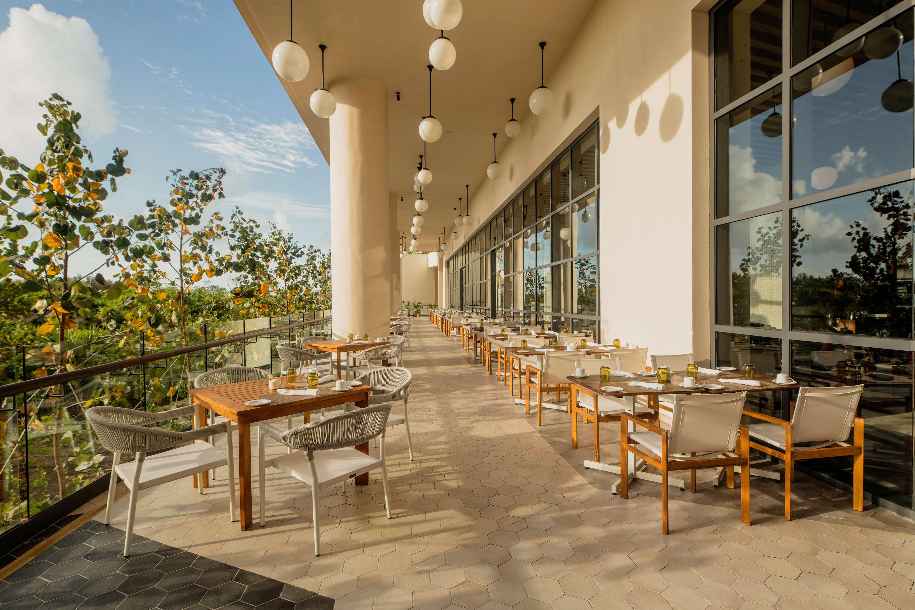 Hotel Atelier Playa Mujeres (Adults Only) Cancún Esterno foto The Terrace at the Four Seasons Hotel